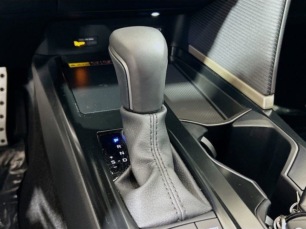 Used 2025 Toyota Camry SE w/ Convenience Package FWD image 14