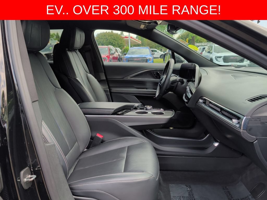 Used 2024 Cadillac Lyriq Luxury w/ LPO, Floor Liner Package AWD/4WD image 37