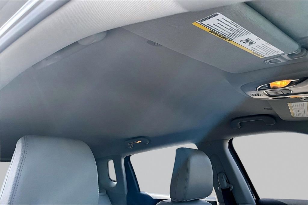 Used 2022 Jeep Compass Limited image 22