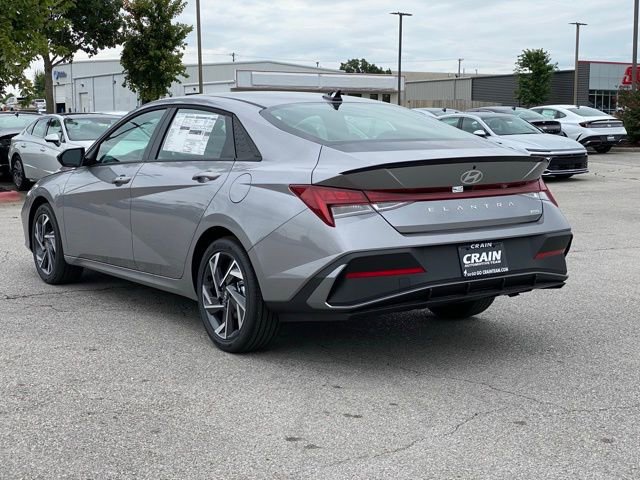New 2025 Hyundai Elantra SEL FWD image 5