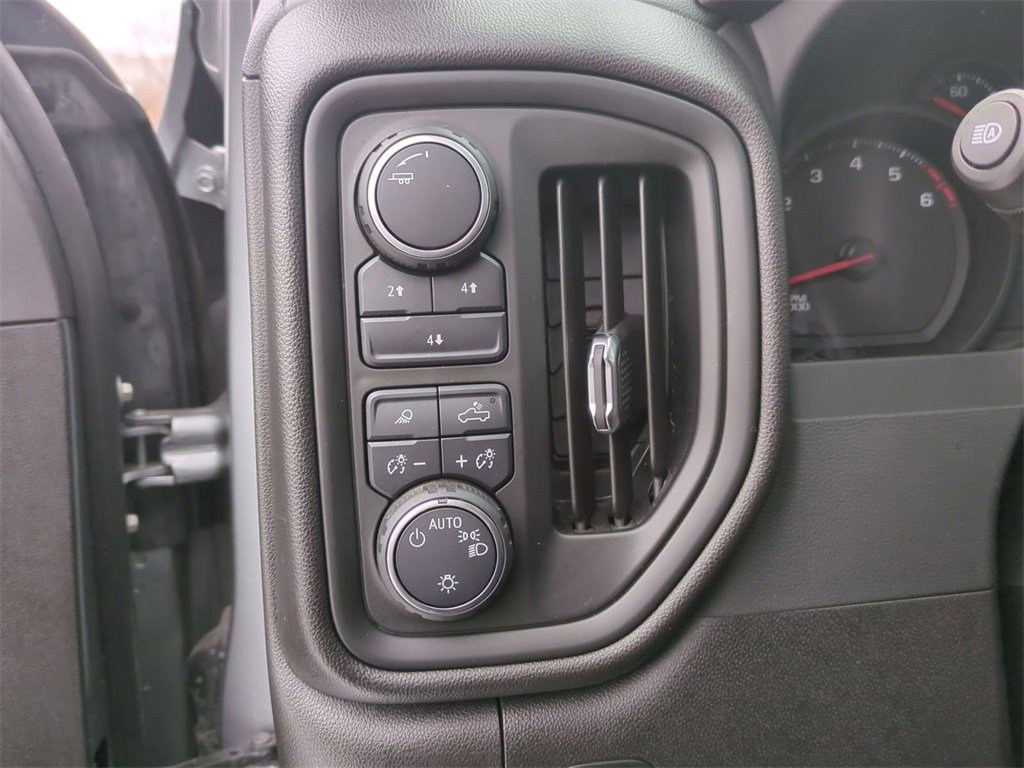 Certified 2025 Chevrolet Silverado 2500 Custom w/ Custom Value Package image 17