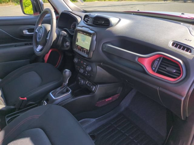 Used 2023 Jeep Renegade Trailhawk AWD/4WD image 34