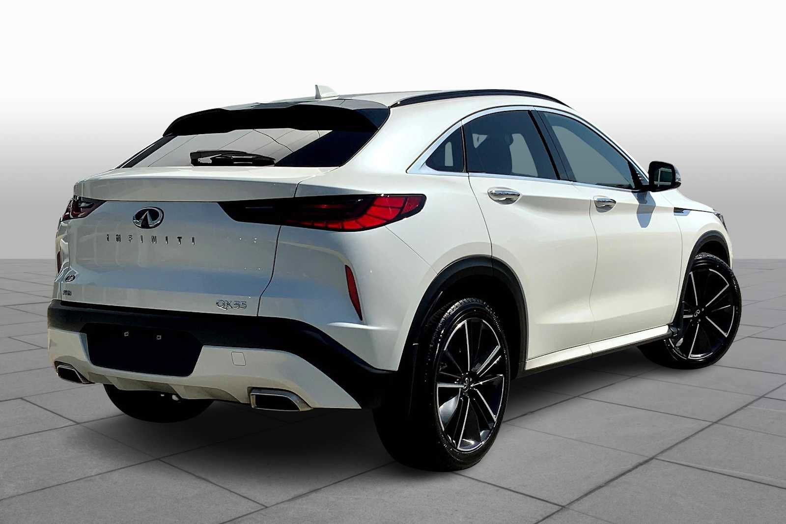 Used 2023 INFINITI QX55 Luxe w/ Cargo Package image 12