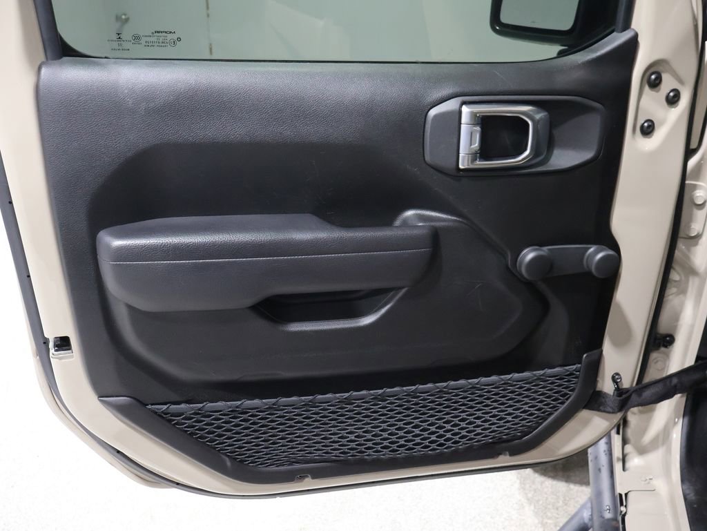 Used 2022 Jeep Wrangler Sport image 17