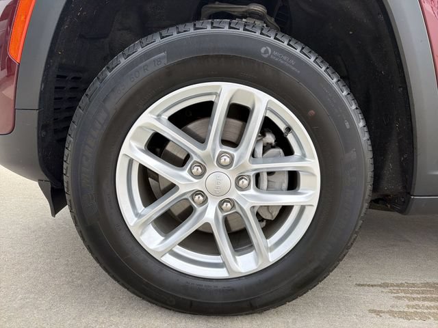Used 2024 Jeep Grand Cherokee Laredo X AWD/4WD image 12