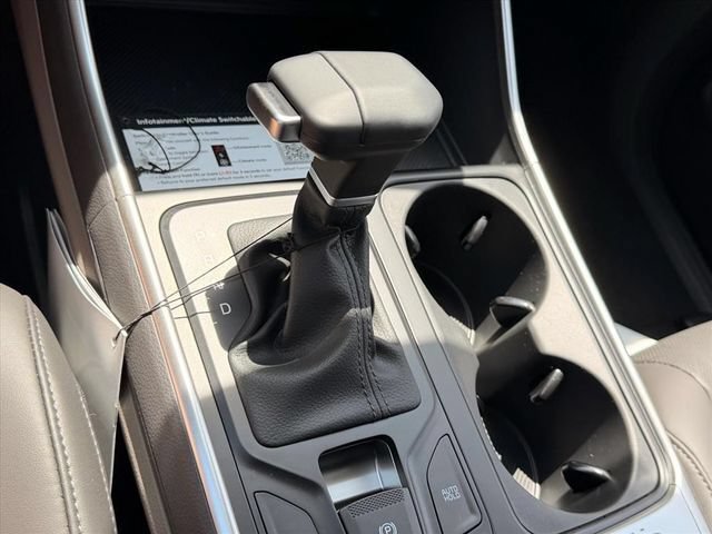 New 2026 Kia Carnival FWD image 24