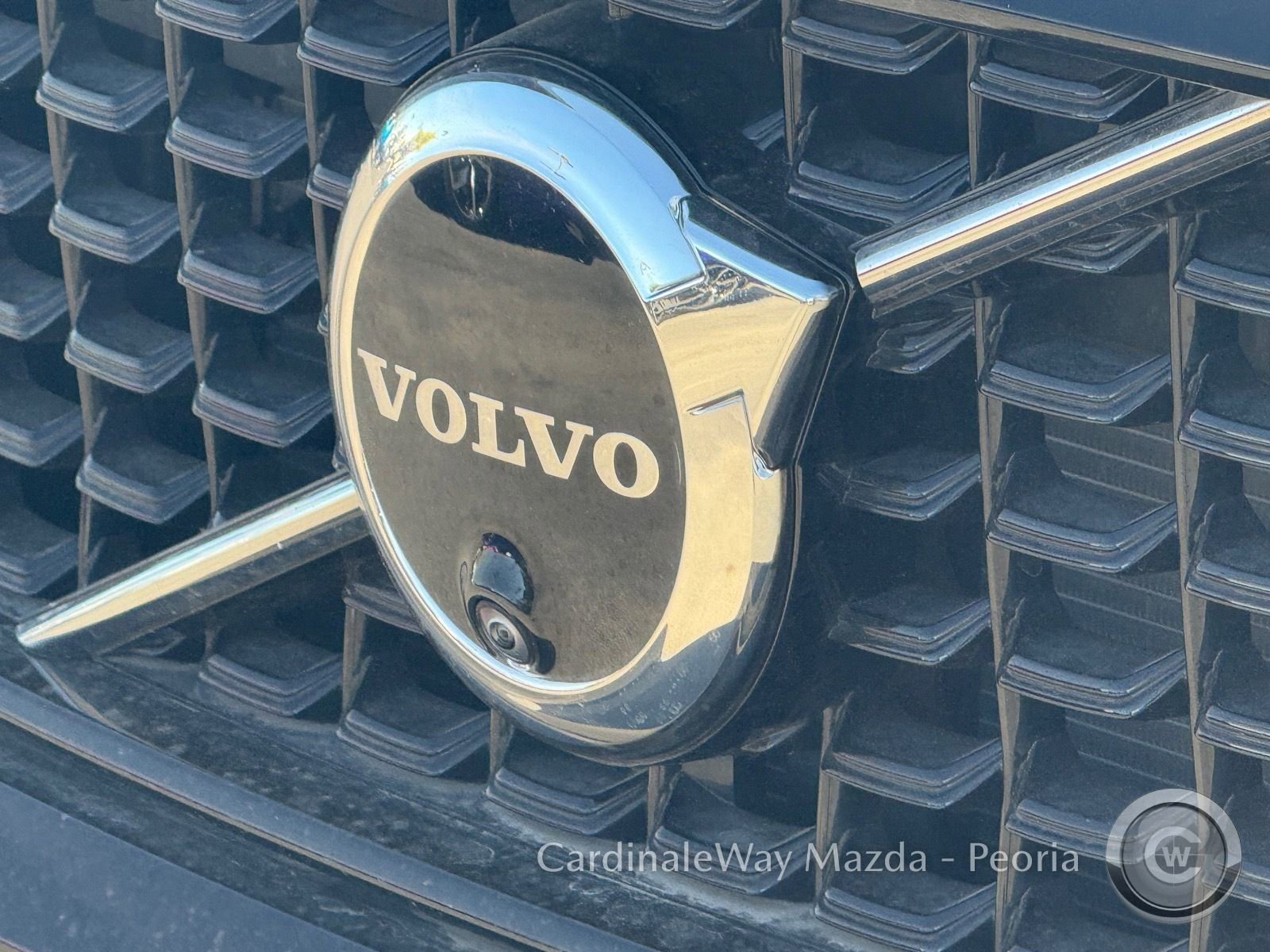 Used 2025 Volvo XC40 B5 Plus image 35