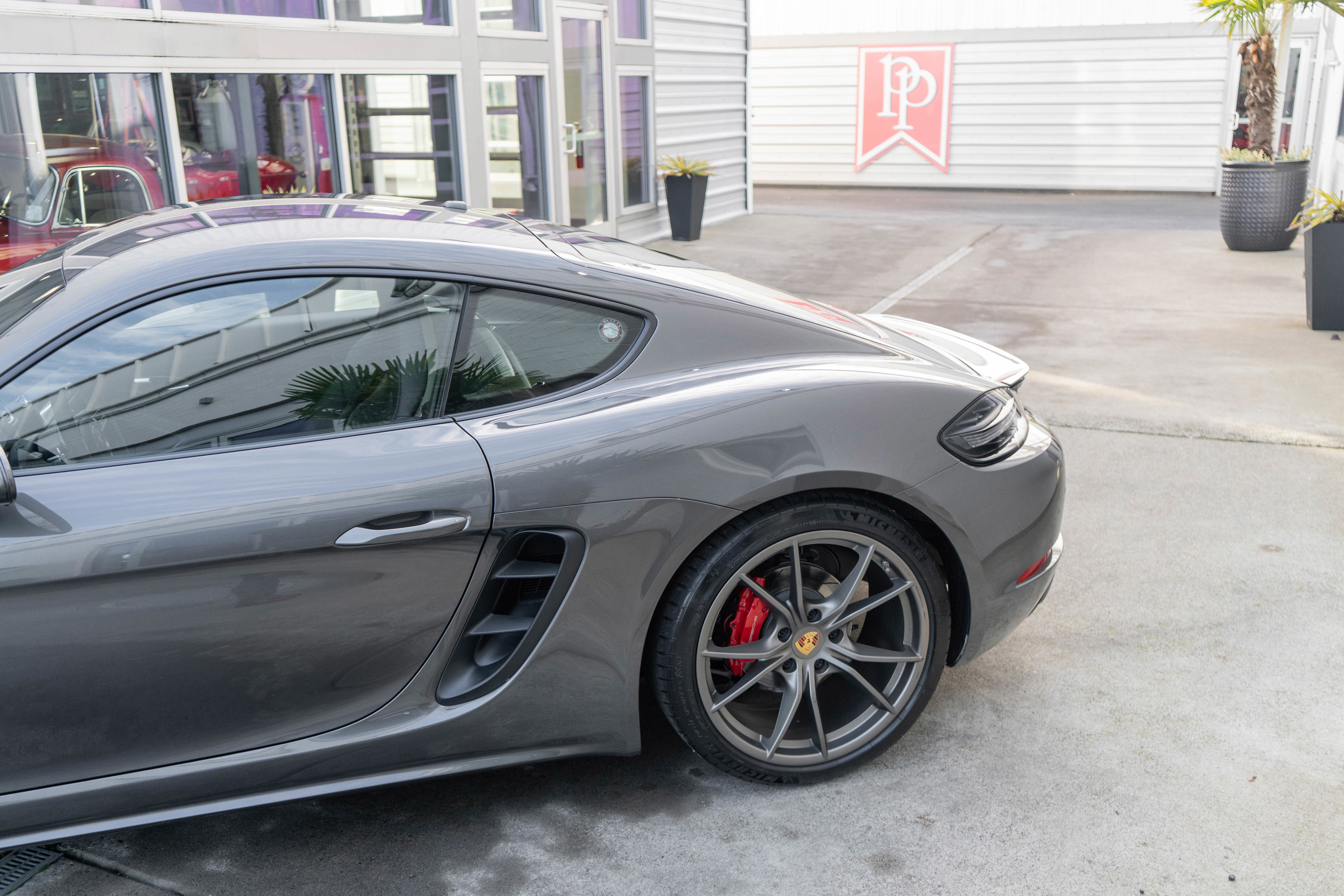 Used 2018 Porsche 718 Cayman GTS image 5