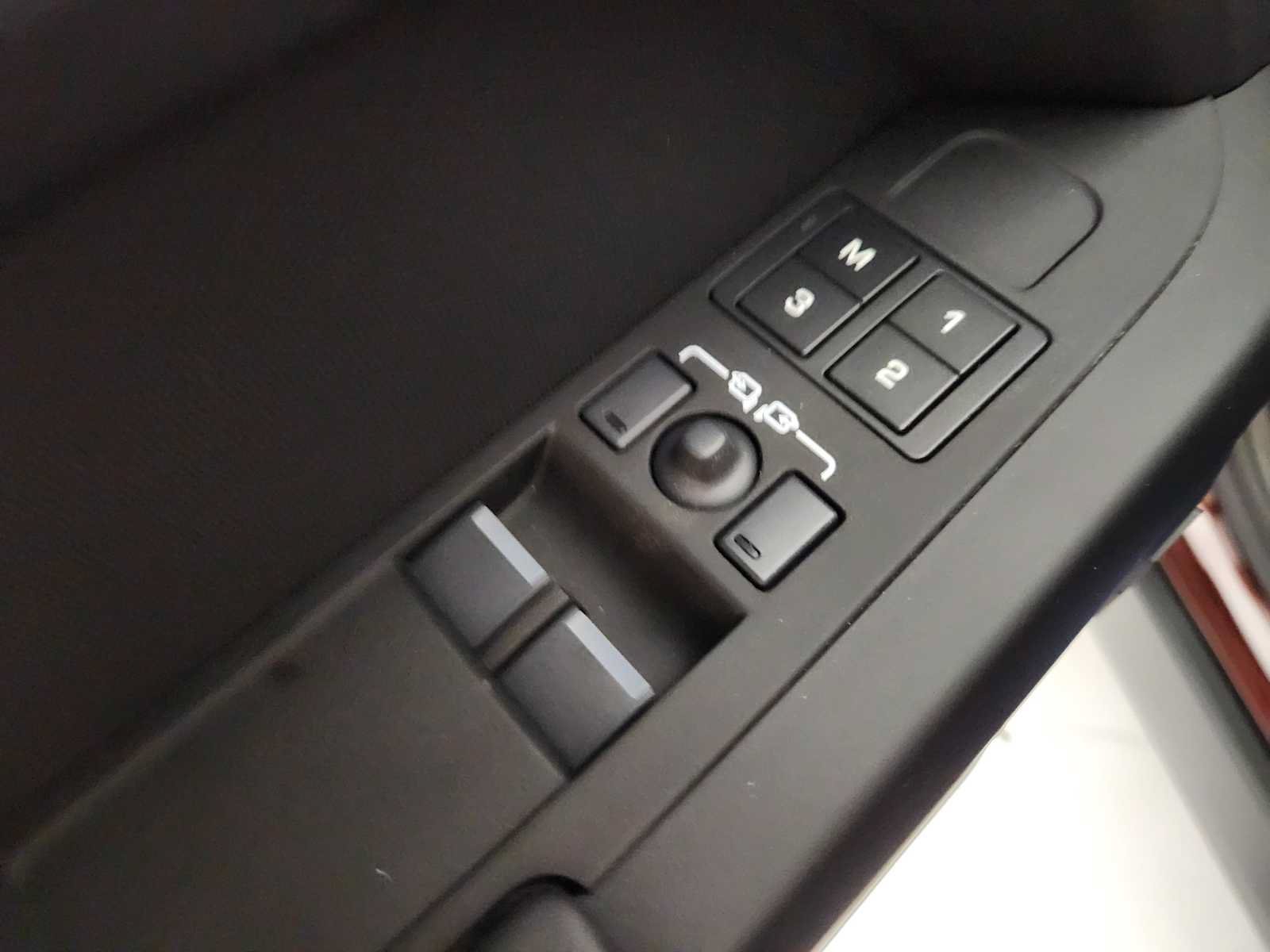 New 2026 Land Rover Defender 90 X-Dynamic SE AWD/4WD image 22