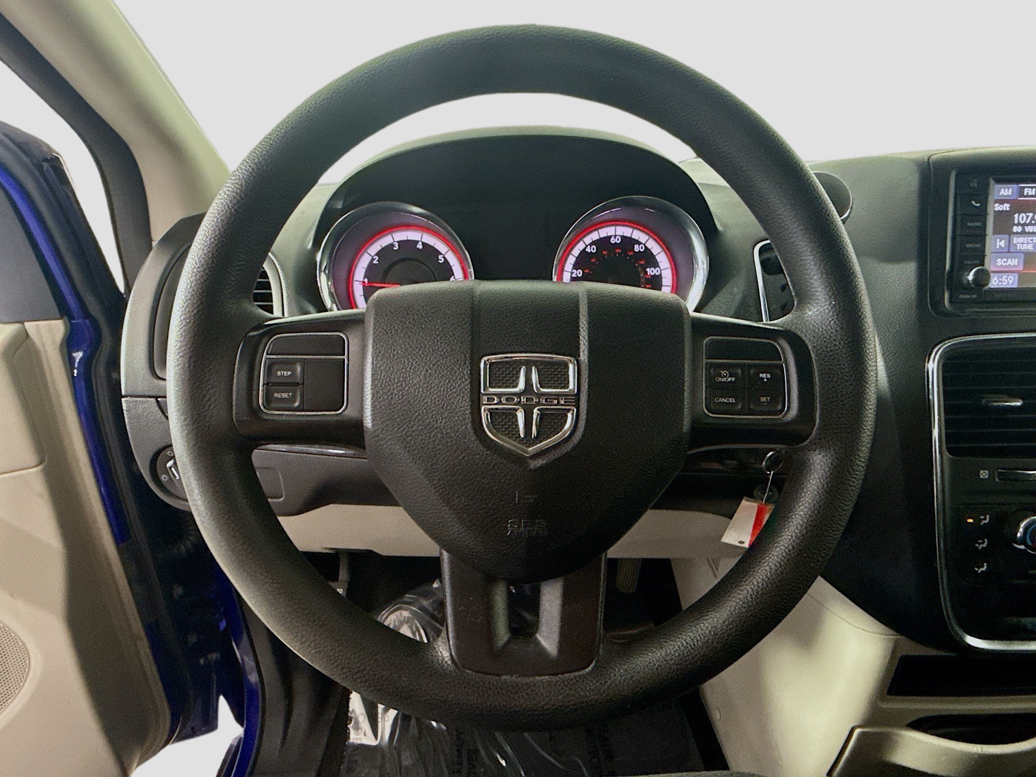 Used 2019 Dodge Grand Caravan SE FWD image 13