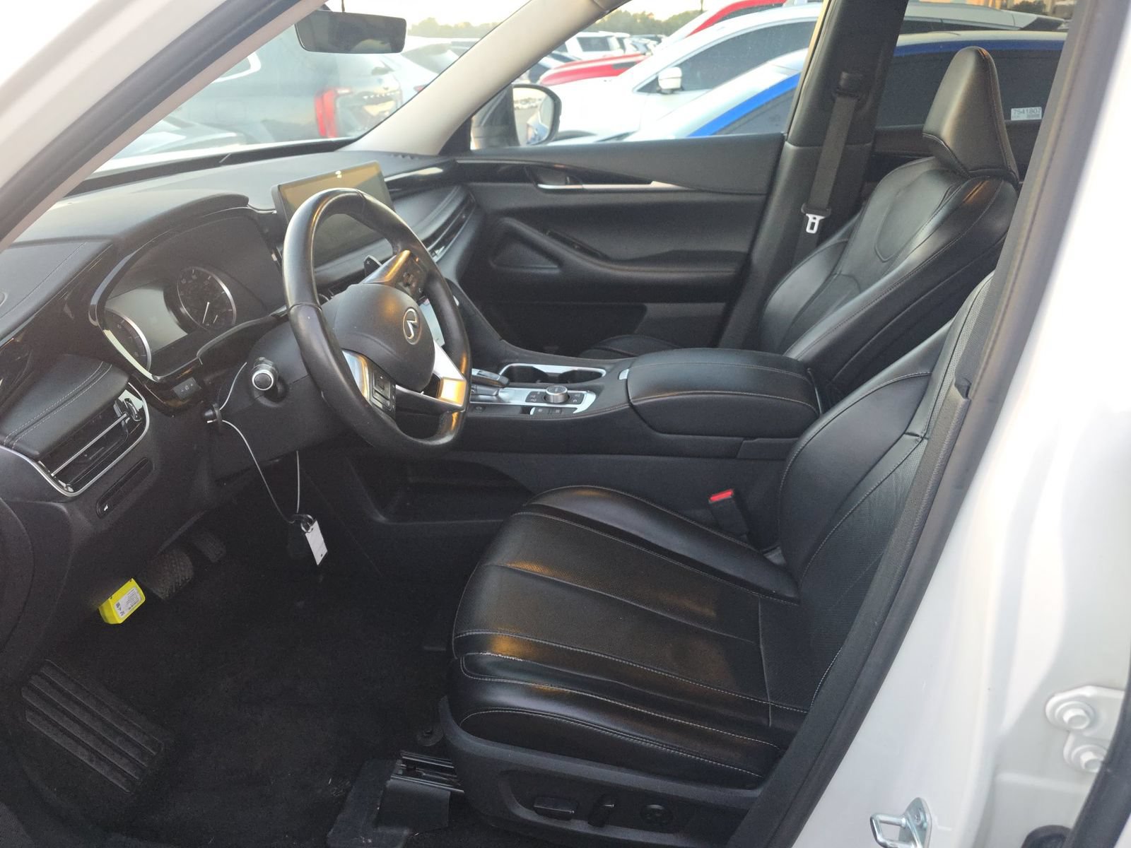 Used 2016 Toyota RAV4 Limited w/ Advanced Technology Package AWD/4WD image 2