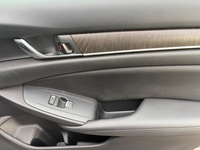 Used 2020 Honda Accord Touring image 38