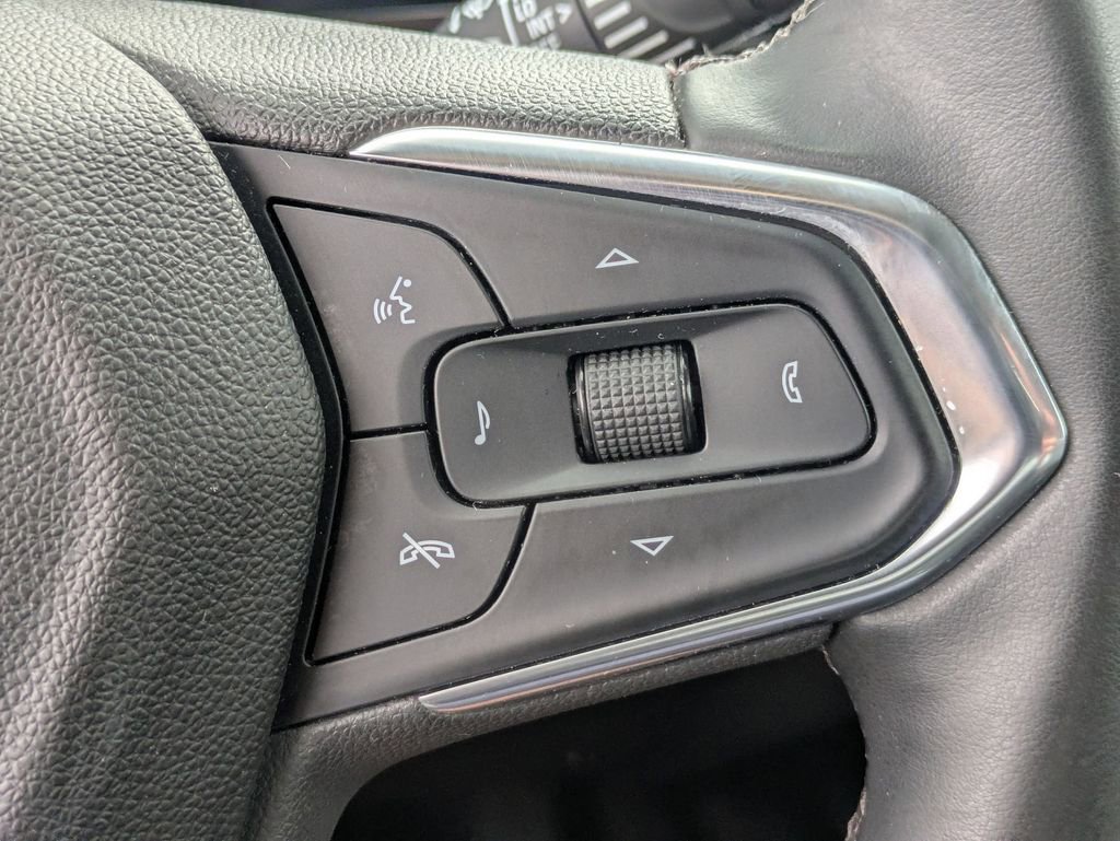 Used 2025 Chevrolet Trax LT w/ LT Convenience Package image 21