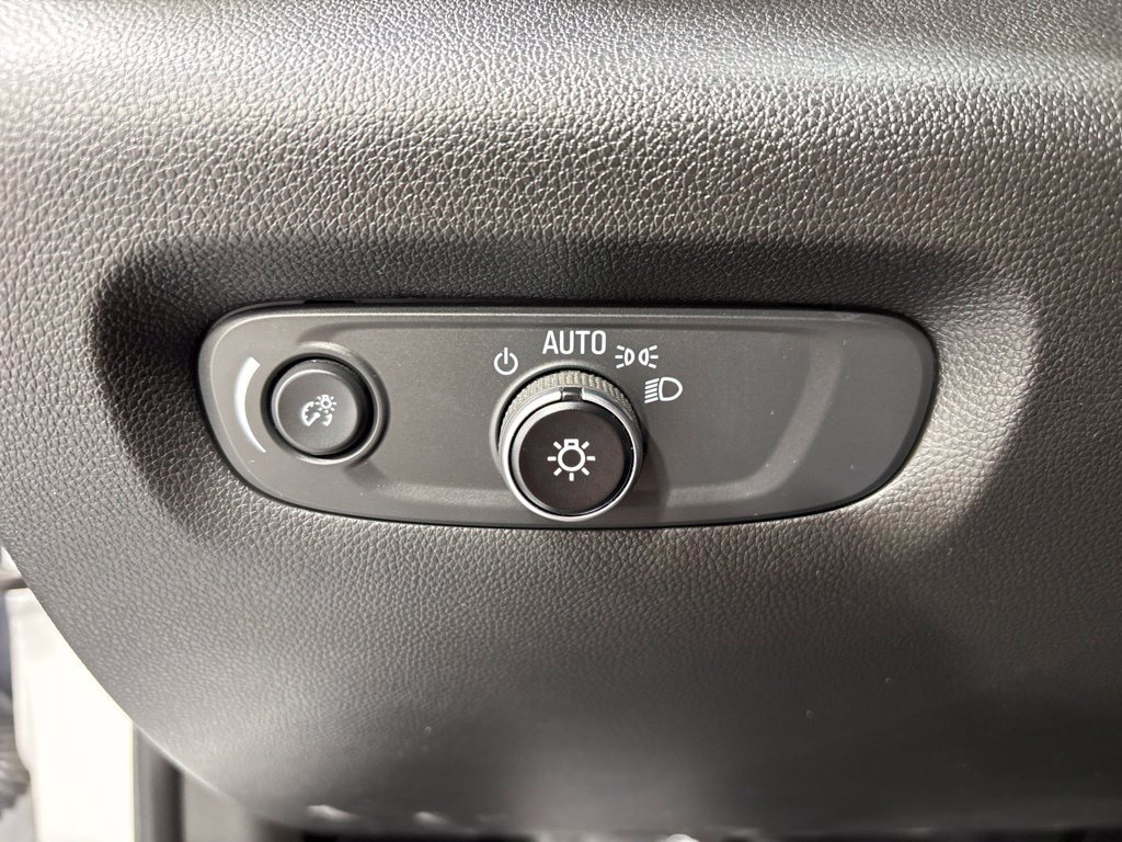 Used 2023 Chevrolet Traverse LT AWD/4WD image 30