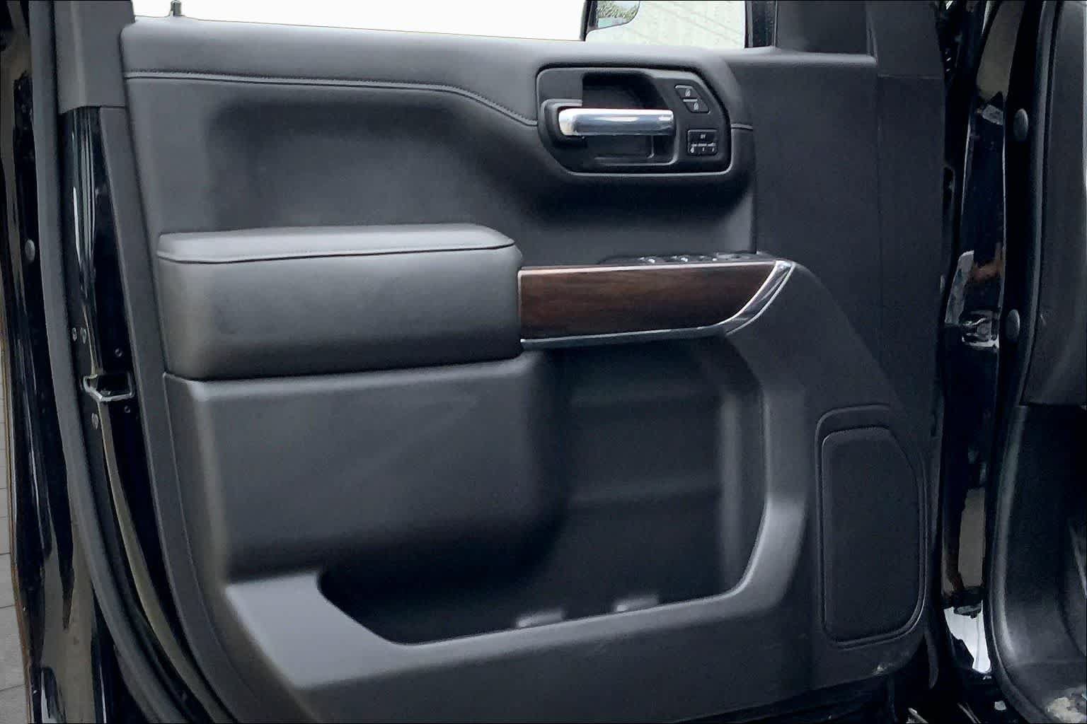 Used 2020 GMC Sierra 1500 SLT RWD image 21