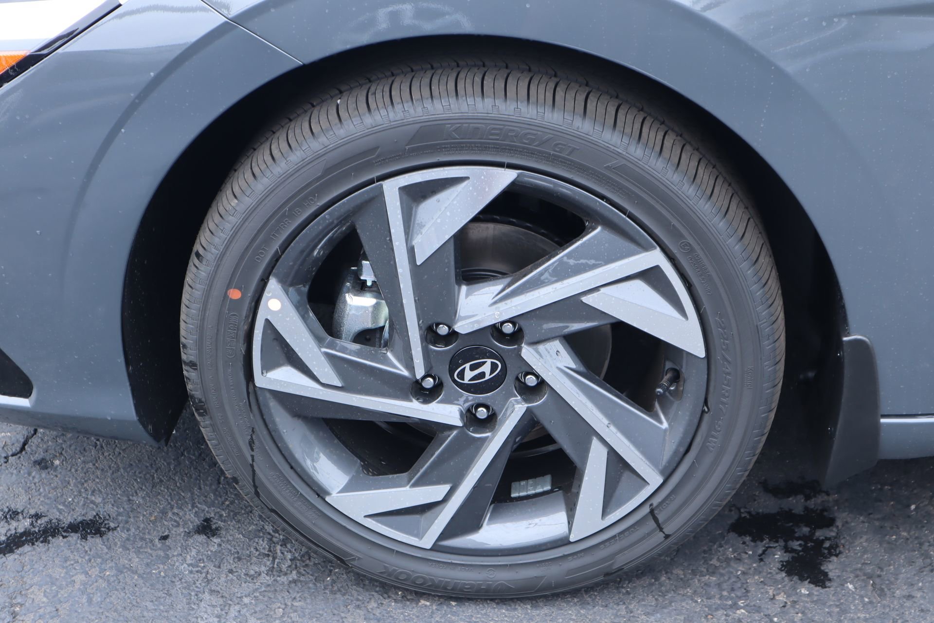 New 2026 Hyundai Elantra Limited FWD image 19