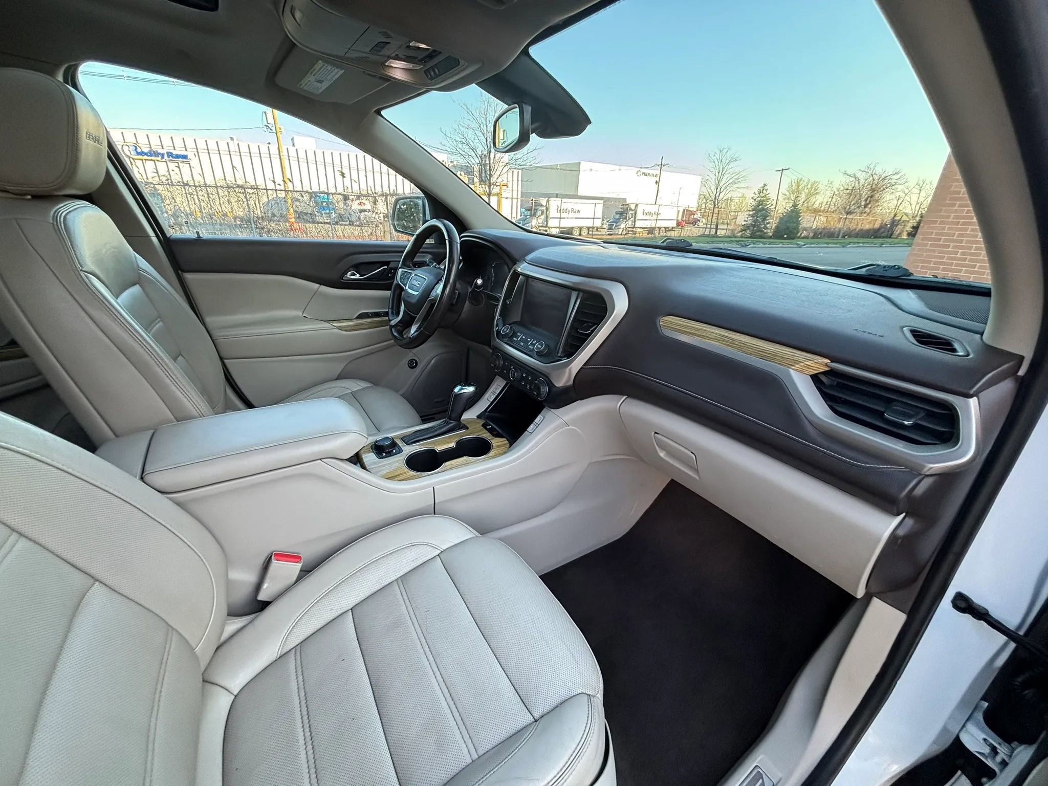 Used 2018 GMC Acadia Denali w/ Technology Package AWD/4WD image 31