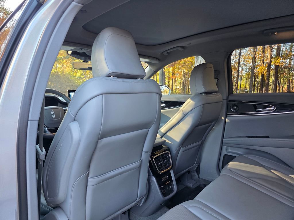 Used 2022 Lincoln Nautilus Reserve w/ Luxury Package image 27