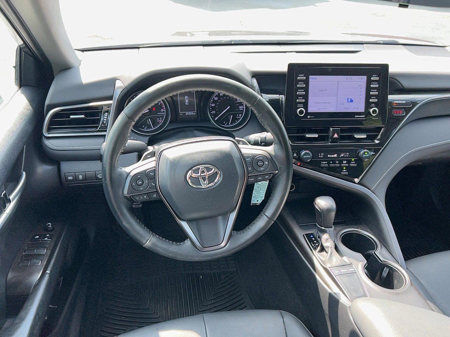 Used 2023 Toyota Camry SE FWD image 14