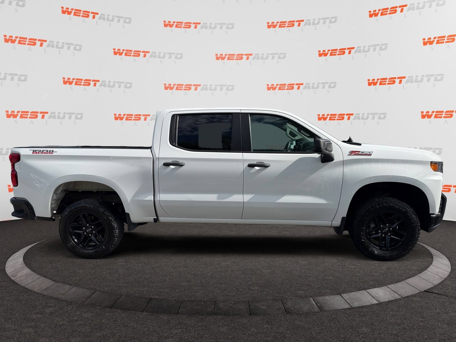 Used 2020 Chevrolet Silverado 1500 Custom Trail Boss w/ Custom Convenience Package AWD/4WD image 6