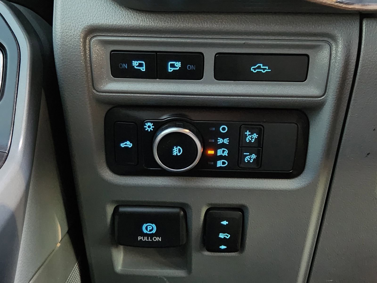 Used 2022 Ford F150 Lariat w/ Equipment Group 501A Mid image 27