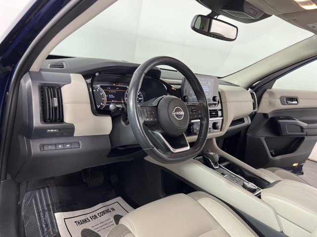 Used 2022 Nissan Pathfinder SL AWD/4WD image 16
