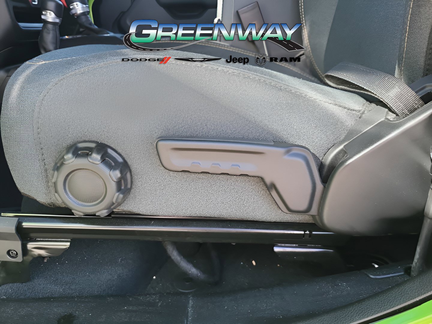 Used 2025 Jeep Wrangler Sport image 17