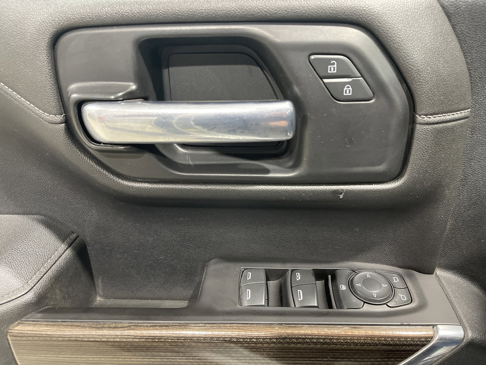 Used 2021 Chevrolet Silverado 1500 RST image 31