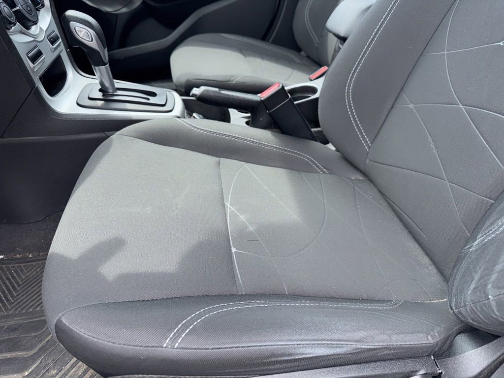 Used 2015 Ford Fiesta SE image 6