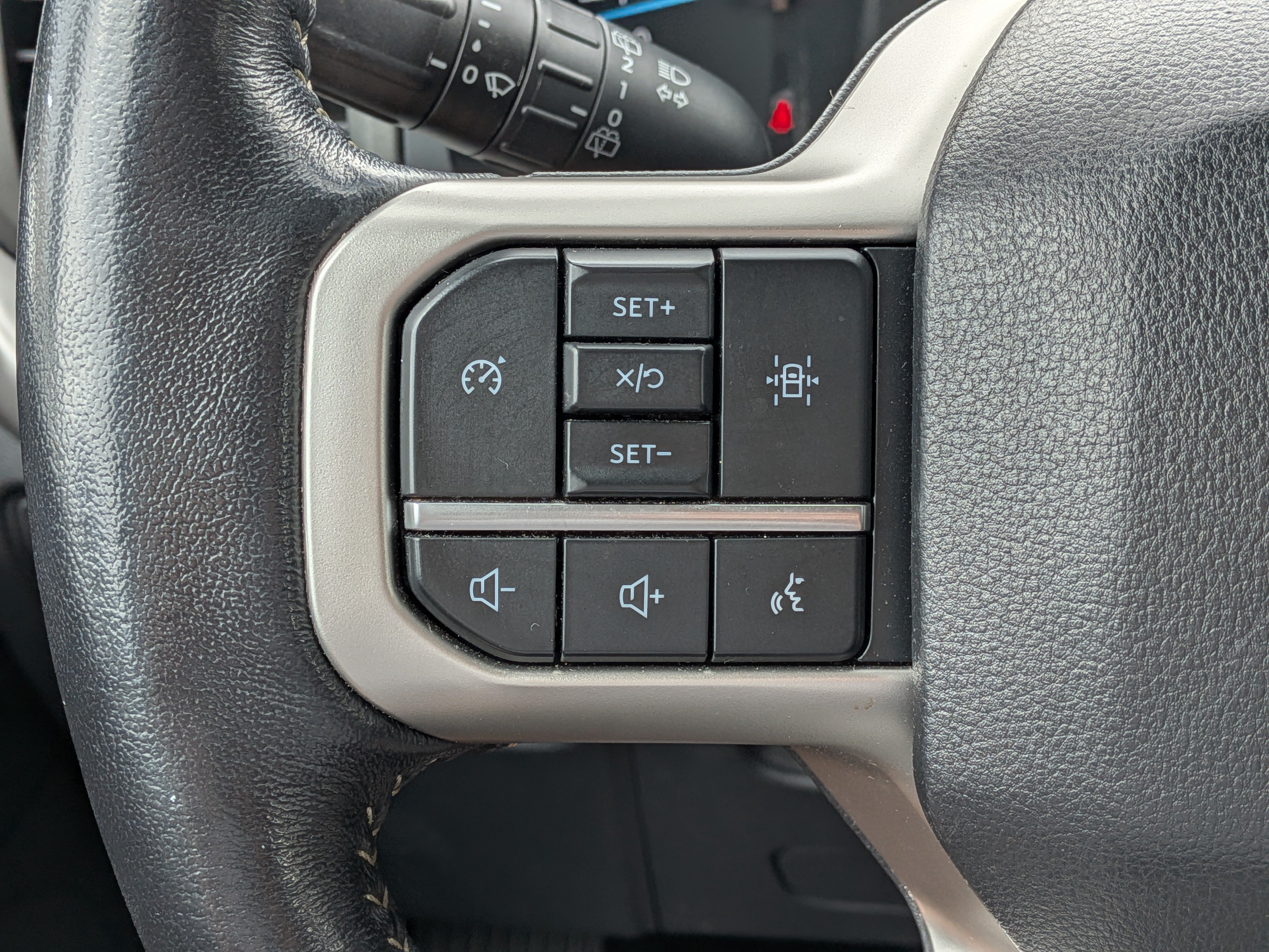 Used 2024 Ford Expedition XLT RWD image 24
