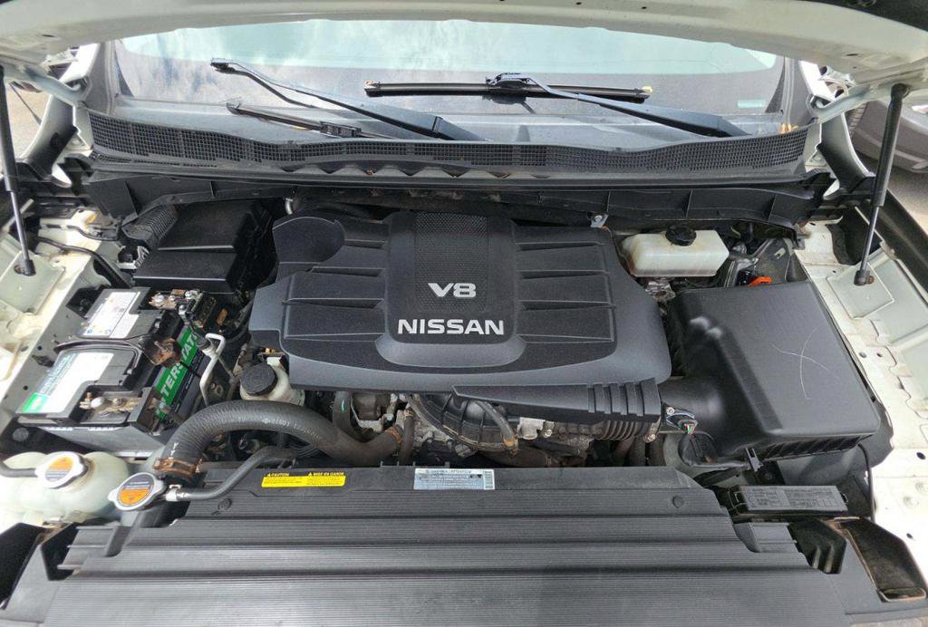 Used 2018 Nissan Titan SV w/ SV Convenience Package AWD/4WD image 17