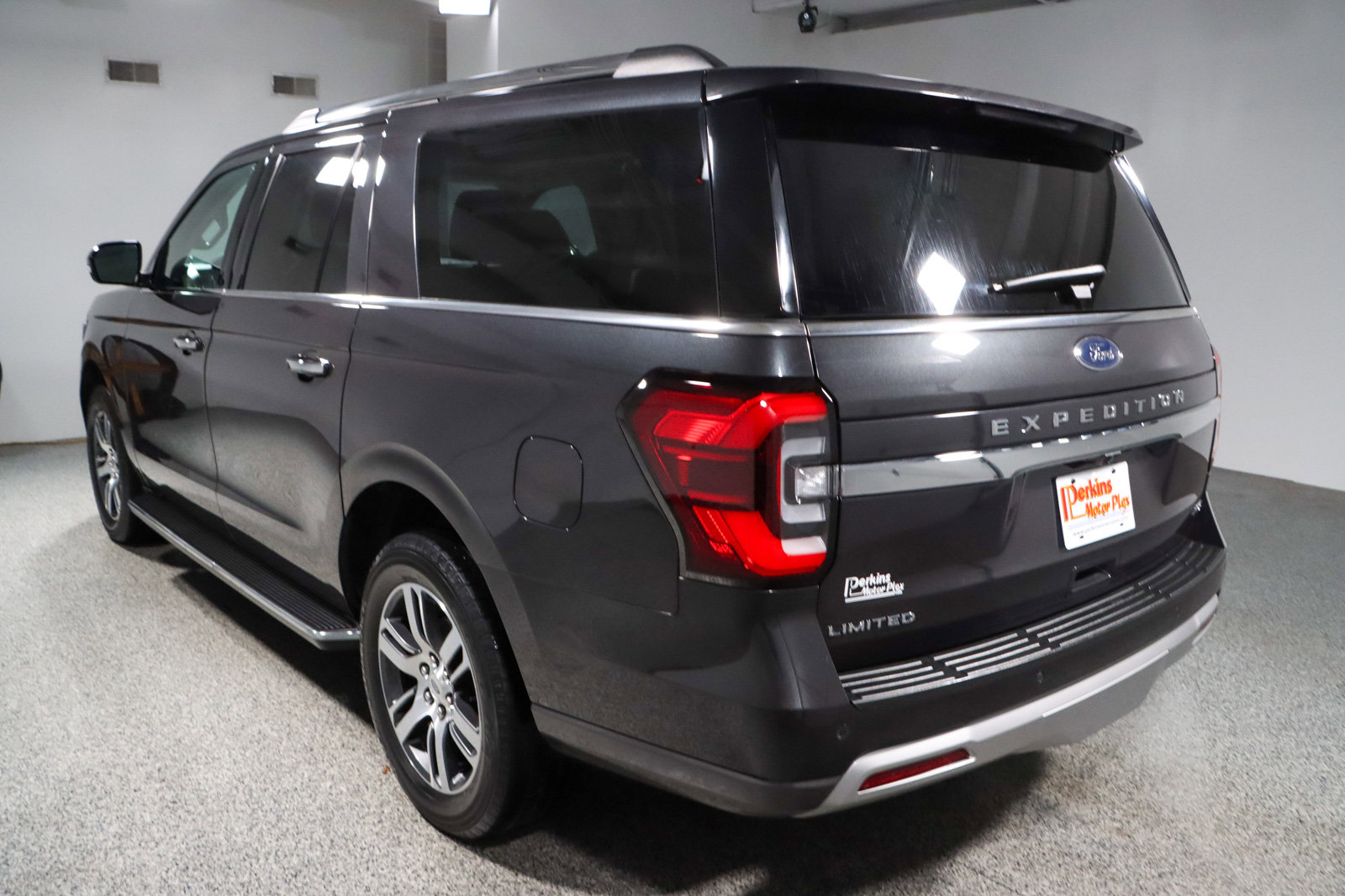Used 2023 Ford Expedition Max Limited image 9