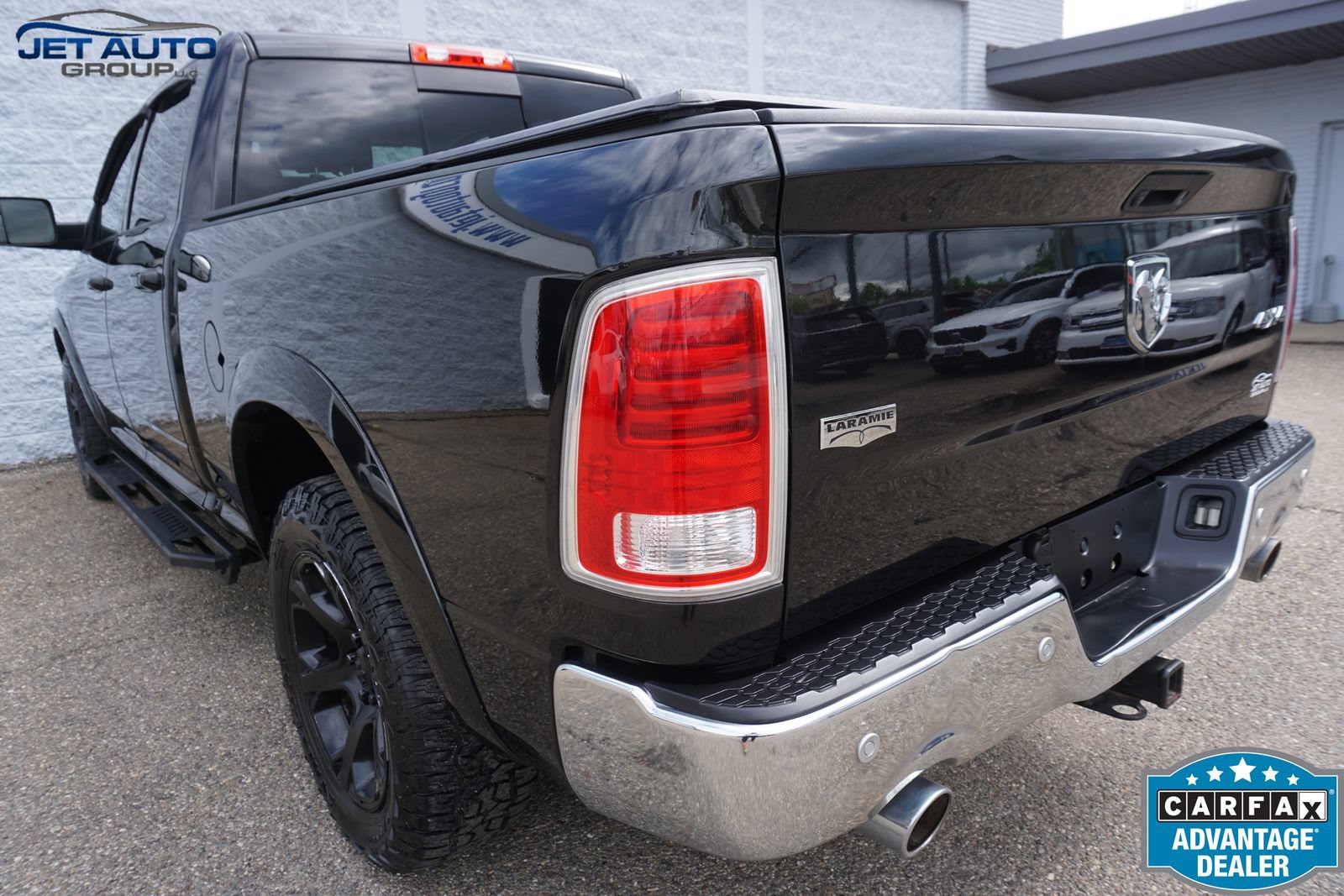 Used 2016 RAM 1500 Laramie AWD/4WD image 9