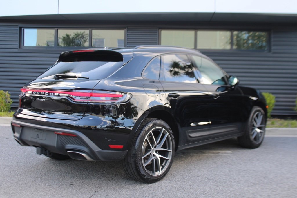 Used 2025 Porsche Macan image 7