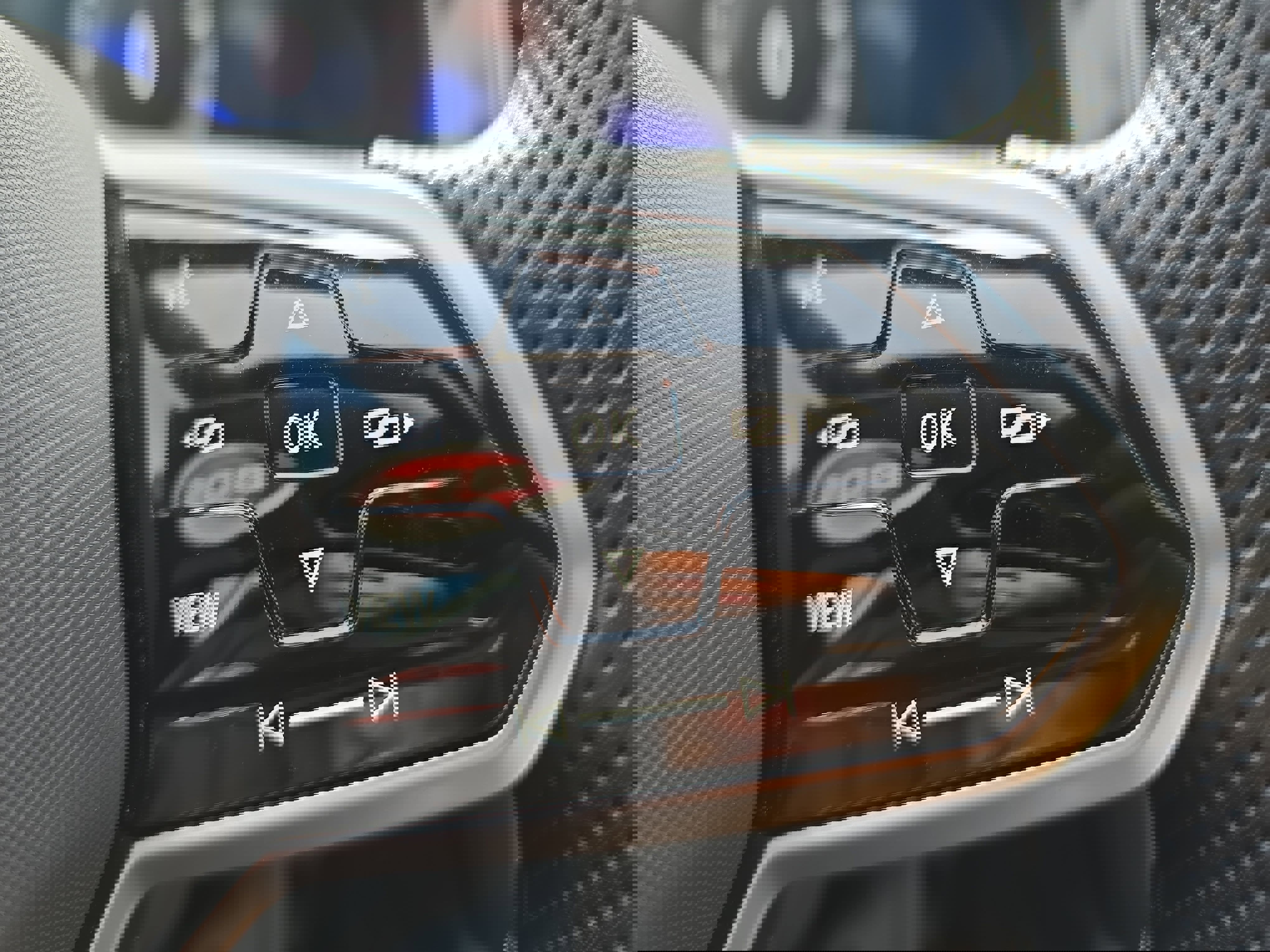 Used 2023 Volkswagen Tiguan SE R-Line image 17