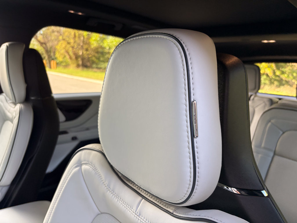 New 2026 Lincoln Aviator Black Label w/ Dynamic Handling Package AWD/4WD image 13
