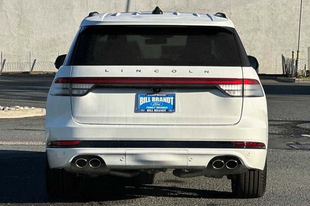 Used 2025 Lincoln Aviator Reserve w/ Jet Appearance Package image 8