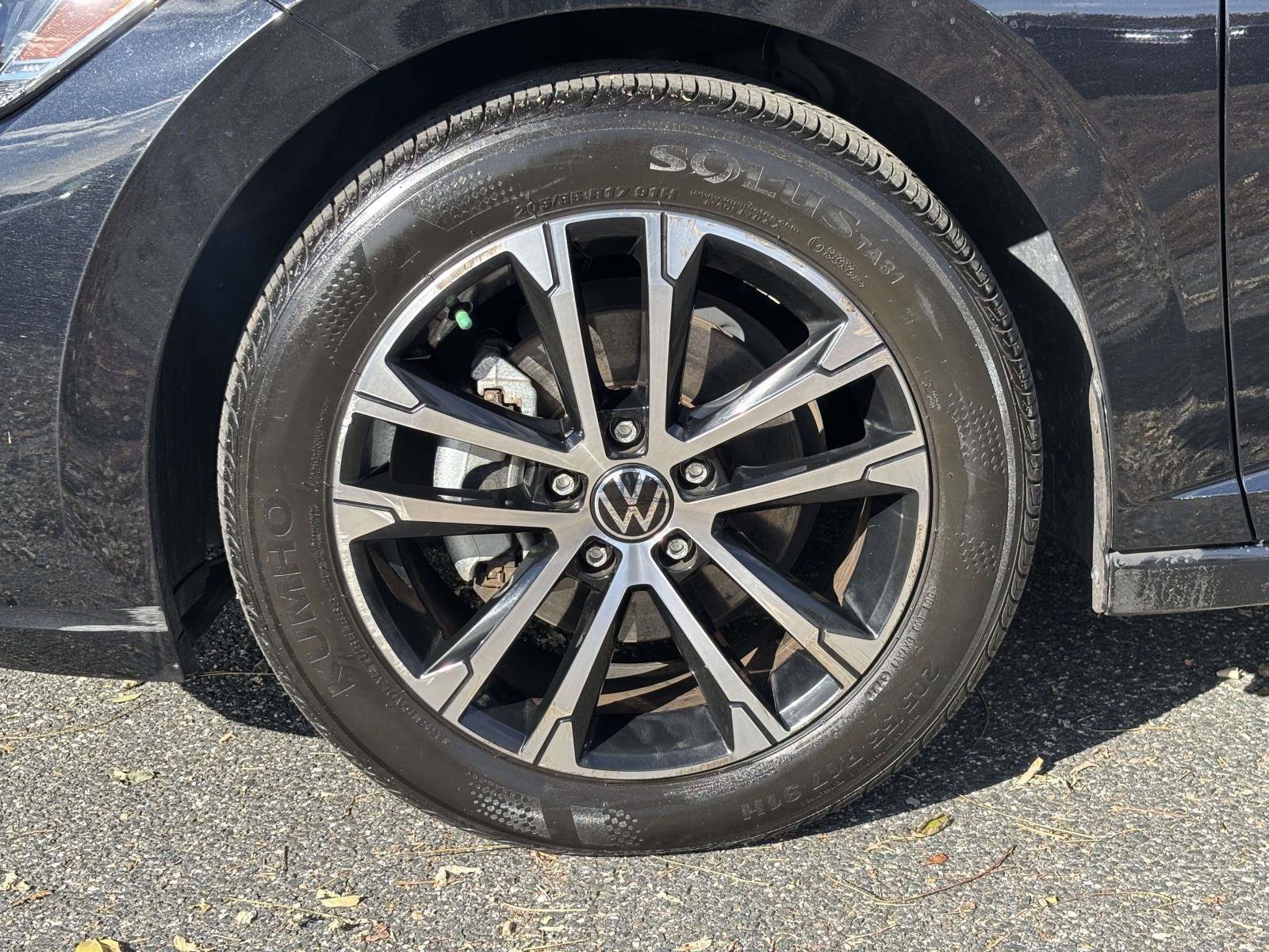 Used 2023 Volkswagen Jetta Sport image 9