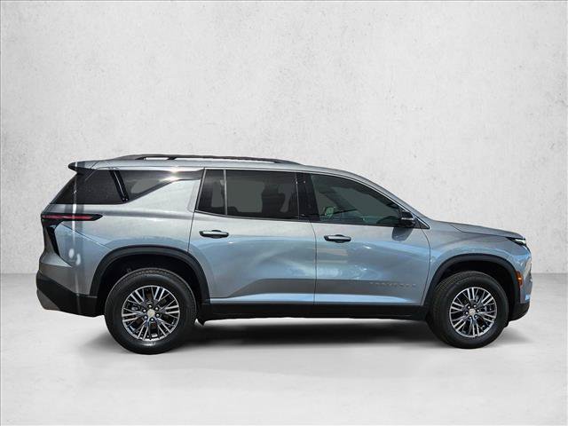 Used 2024 Chevrolet Traverse LT FWD image 4