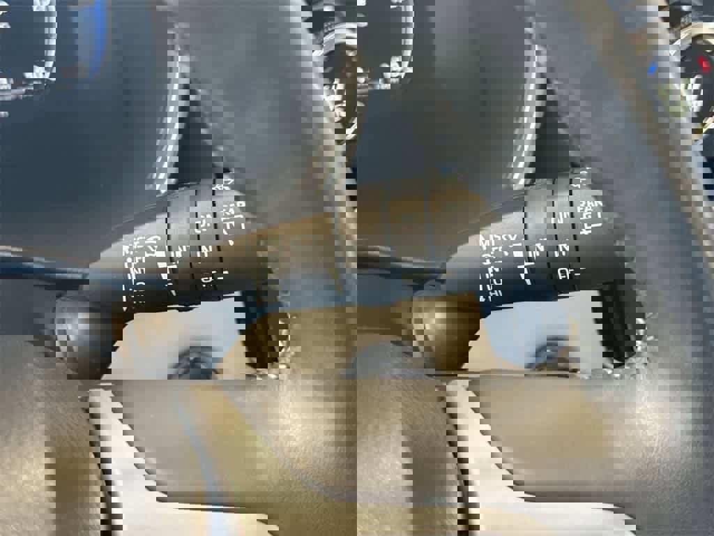 Used 2023 Toyota Highlander Limited image 28