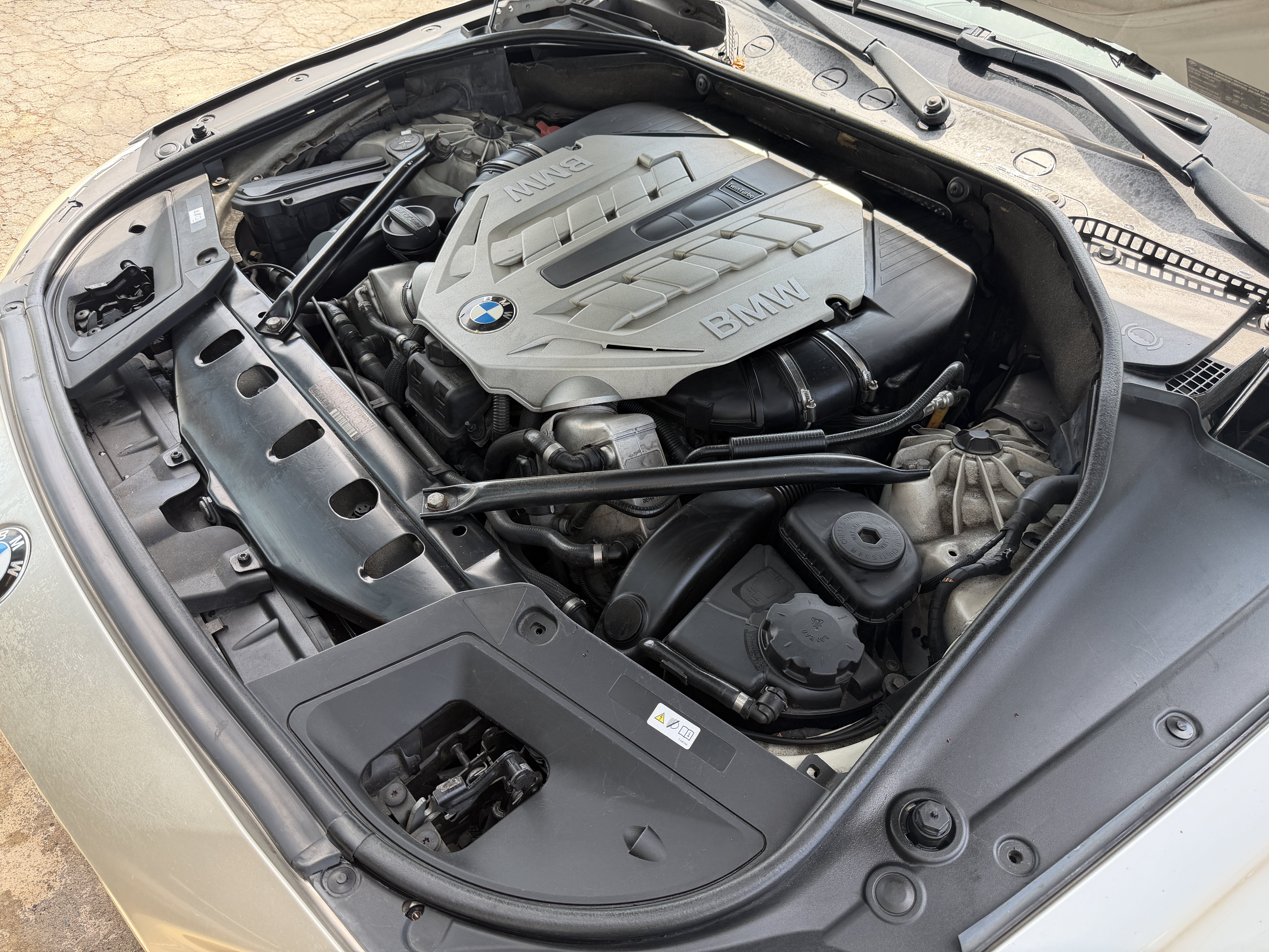 Used 2012 BMW 550i Gran Turismo xDrive w/ Driver Assistance Pkg AWD/4WD image 37