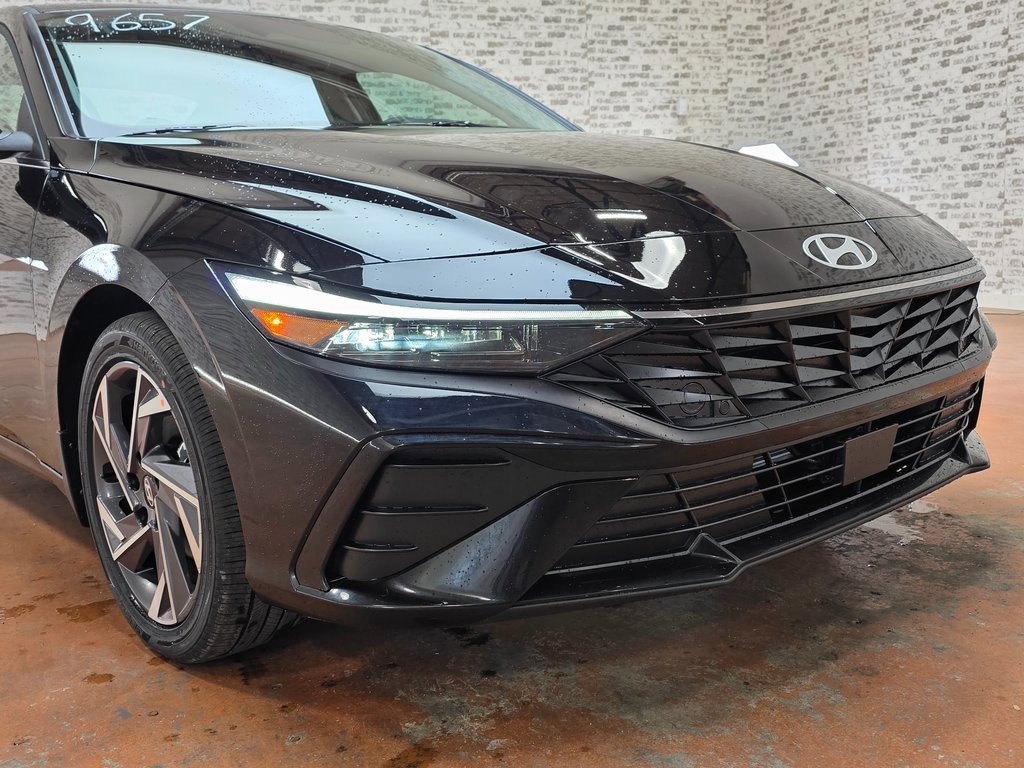 New 2026 Hyundai Elantra Limited image 7