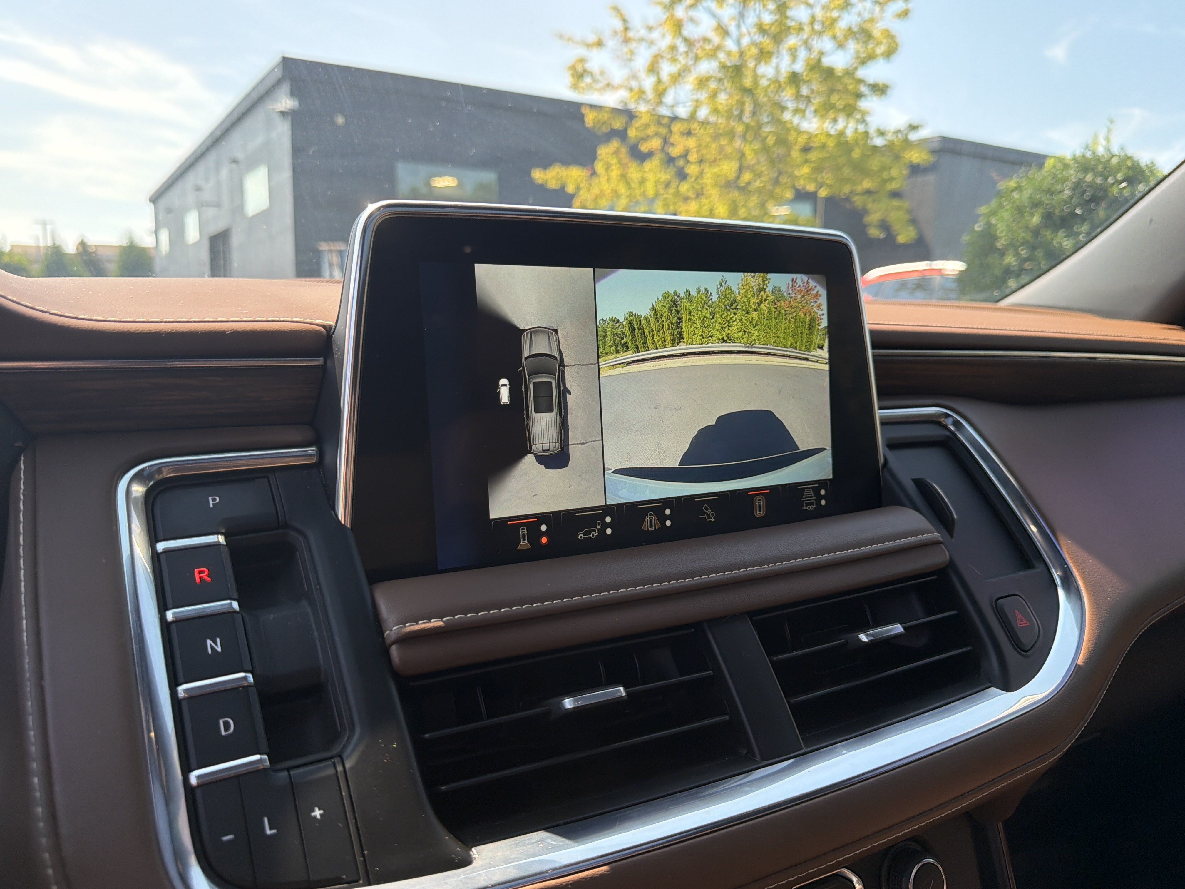 Used 2023 Chevrolet Tahoe High Country w/ Advanced Technology Package AWD/4WD image 22