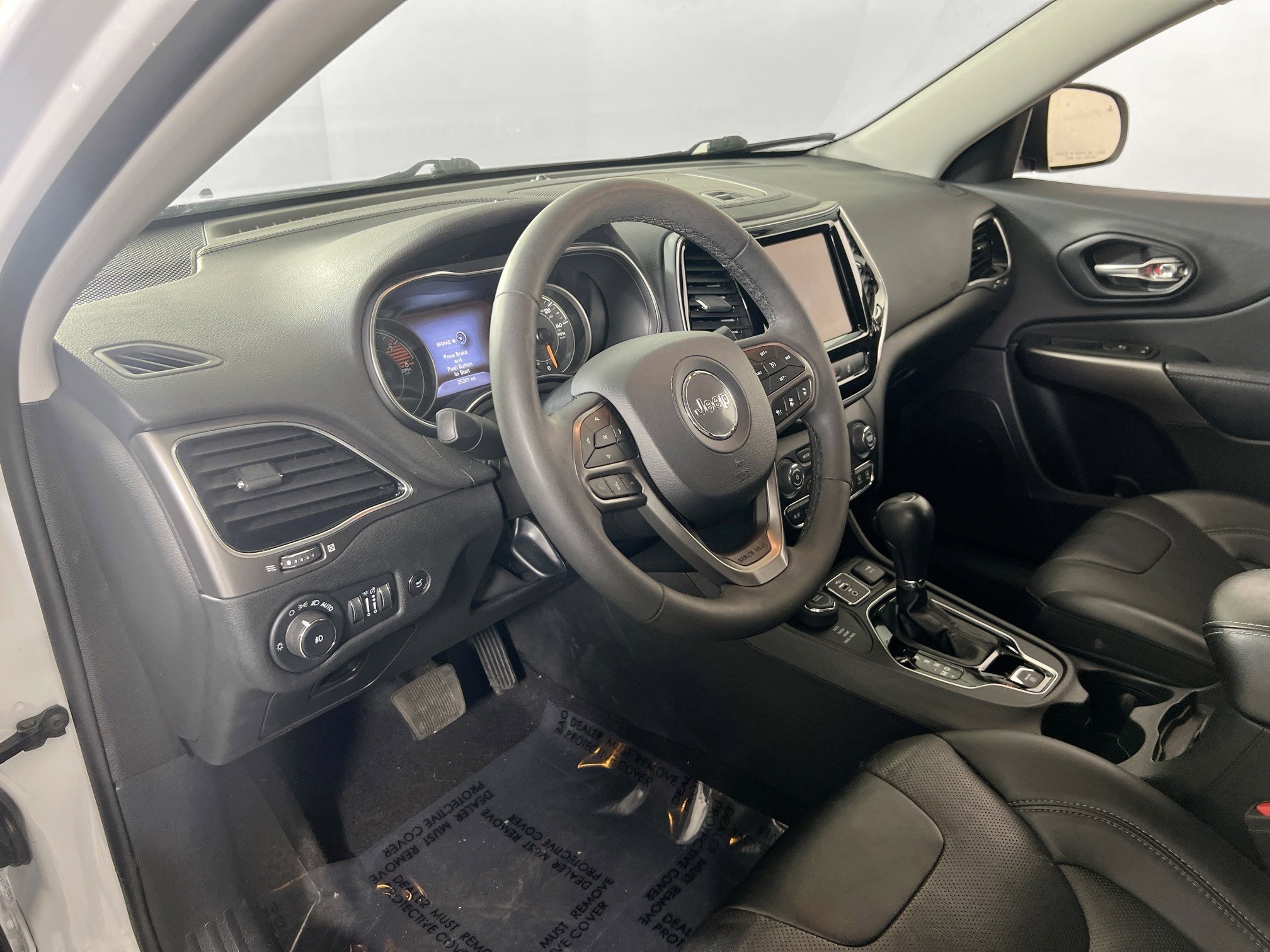 Used 2022 Jeep Cherokee Limited image 9