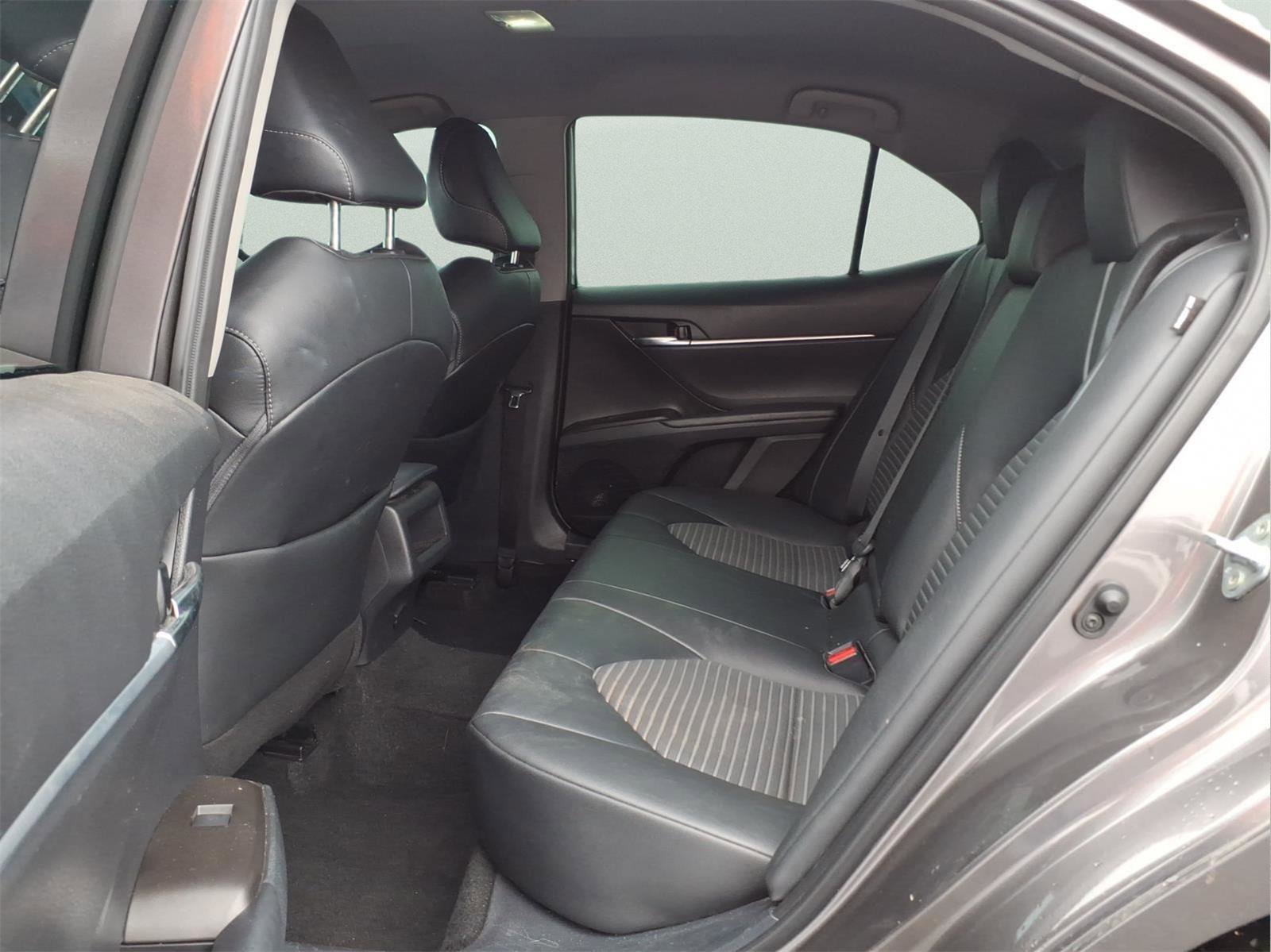 Used 2023 Toyota Camry SE image 4