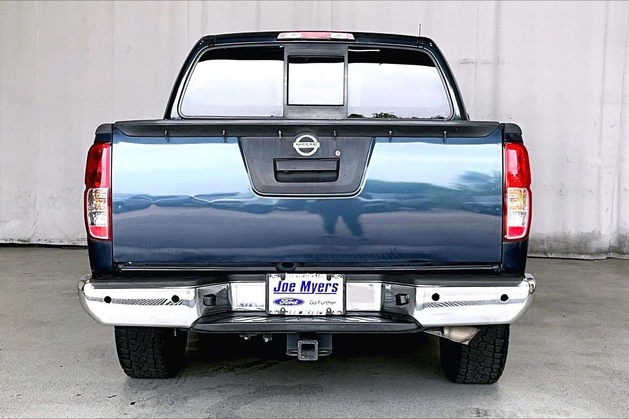 Used 2019 Nissan Frontier SV RWD image 2