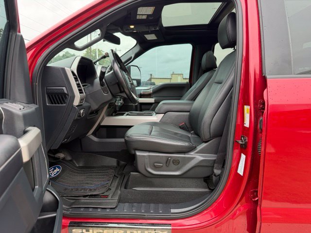 Used 2022 Ford F350 Lariat w/ Black Appearance Package AWD/4WD image 17
