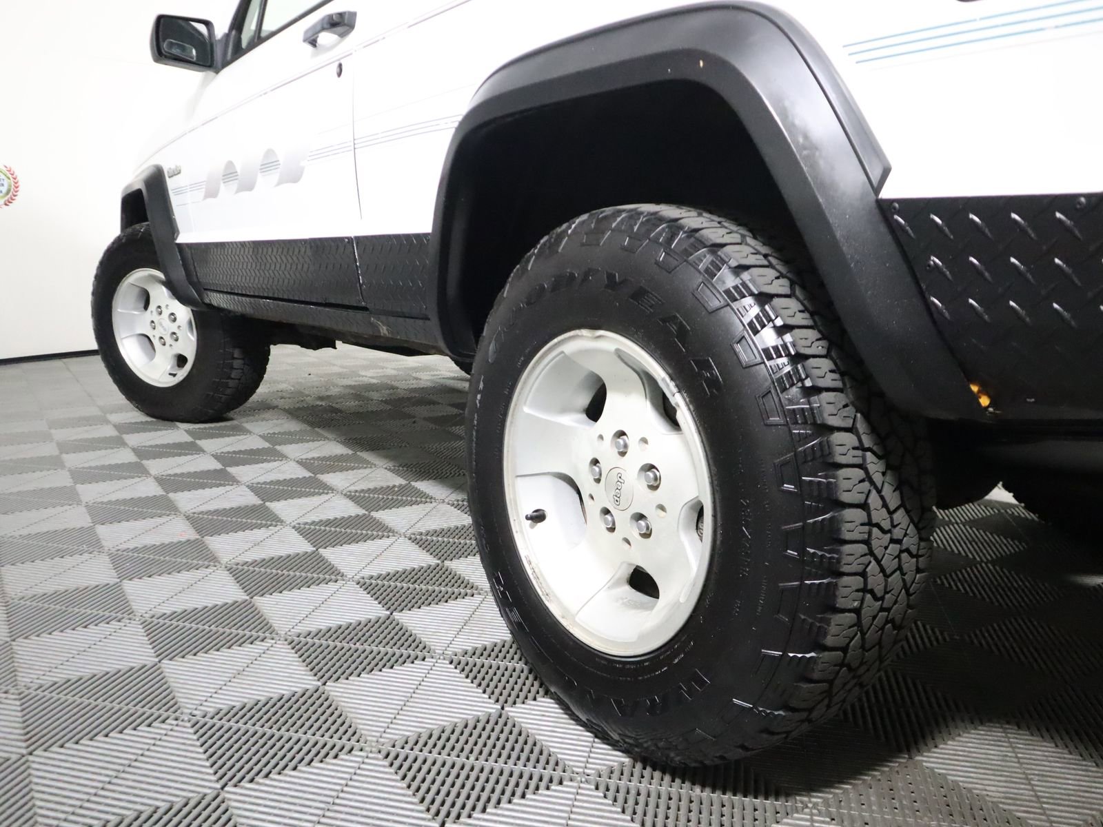 Used 1993 Jeep Cherokee 4WD 2-Door image 20