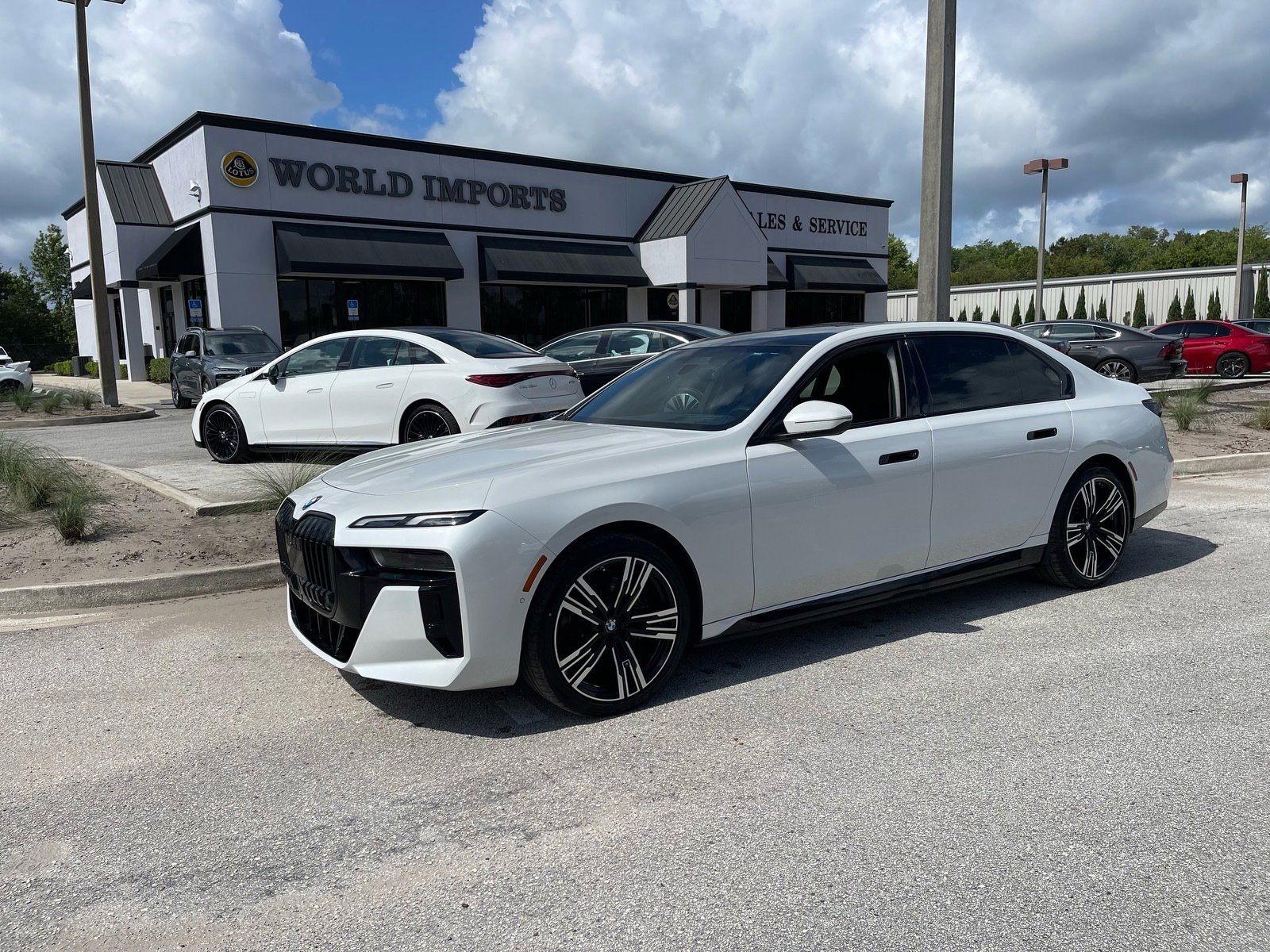 Used 2024 BMW i7 xDrive60 AWD/4WD image 48