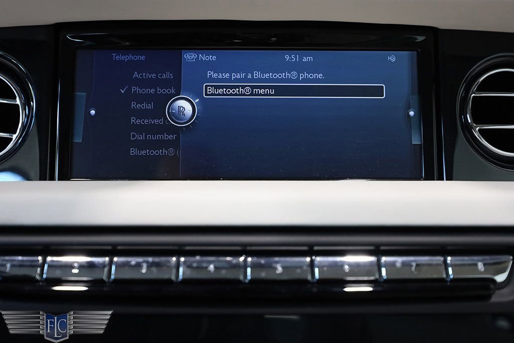 Used 2017 Rolls-Royce Phantom Drophead Coupe image 36